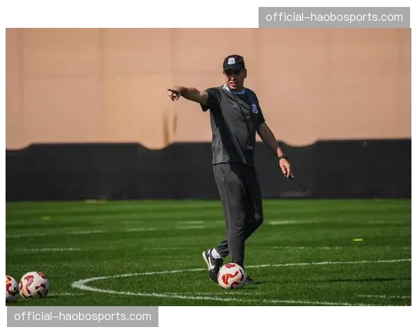 斯卢茨基申花433强攻补分 拉唐盖伊双塔组合待磨合