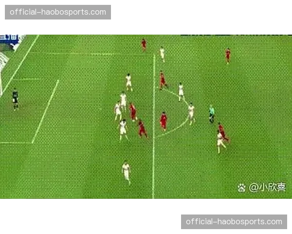 日本地面推进边锋内切 中前场压迫使球权留前场制造射门机会